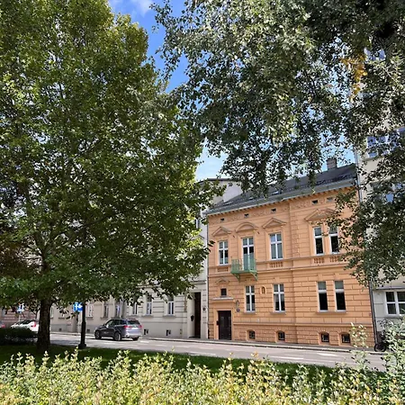 公寓 约尔普拉斯中央公寓